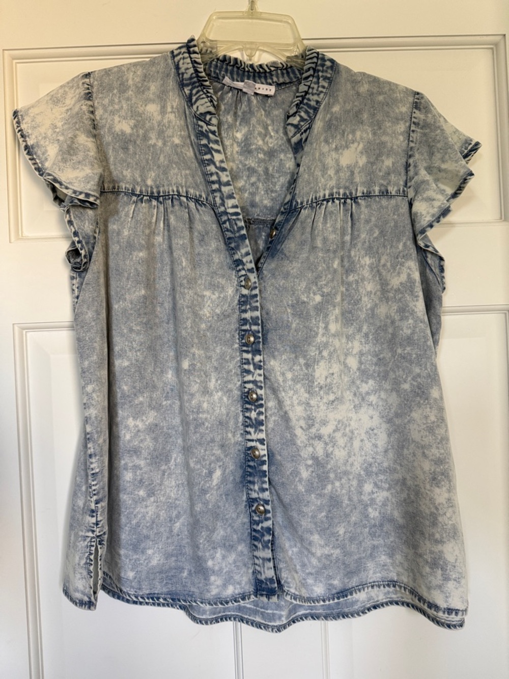 Jane + Delancey Washed Light Blue Button-Front Women’s Top
